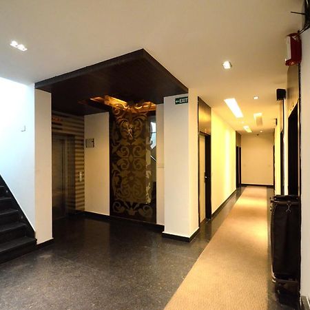 Hotel Metro View Делхи Екстериор снимка