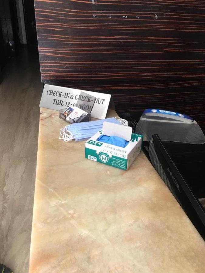 Hotel Metro View Делхи Екстериор снимка