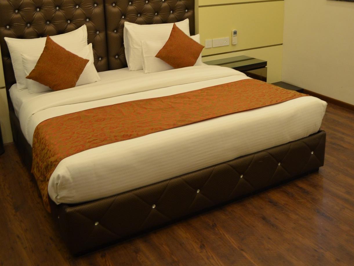 Hotel Metro View Делхи Екстериор снимка