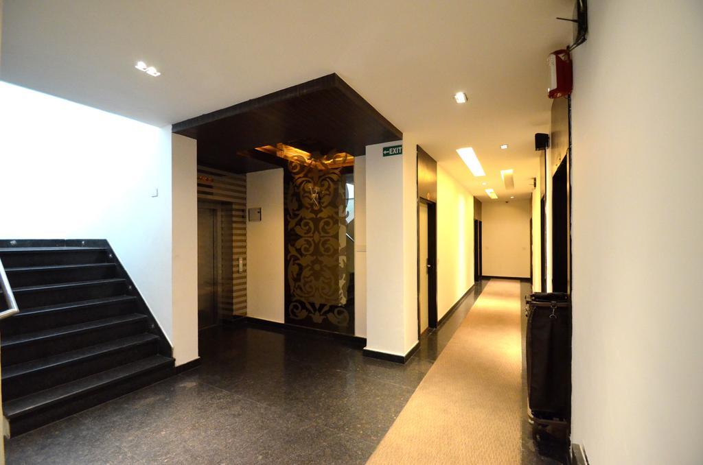 Hotel Metro View Делхи Екстериор снимка